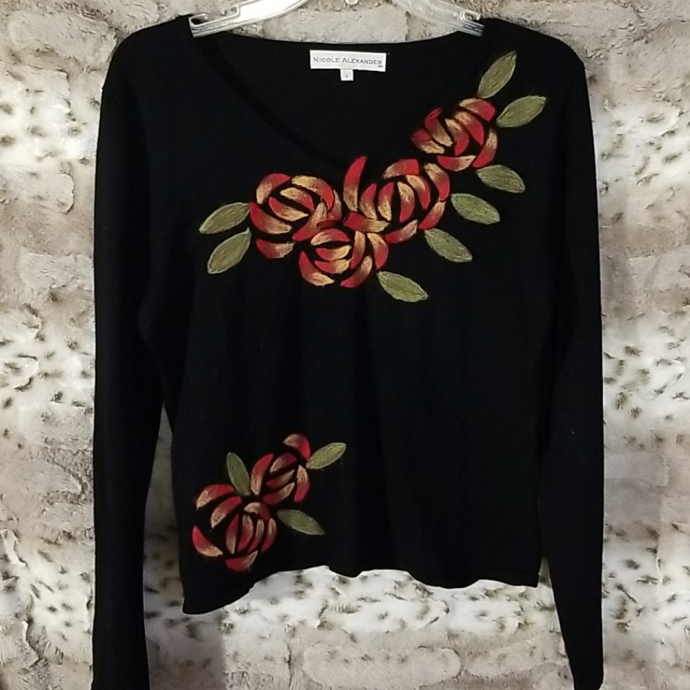 Nicole Alexander stunning floral sweater large